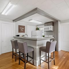 Remodeled 1st Floor Apt-Parking & Laundry