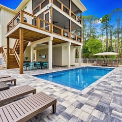 557 E Pine Ave - SGI