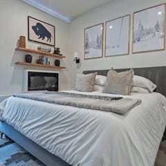 1123 Woodside-STUDIO
