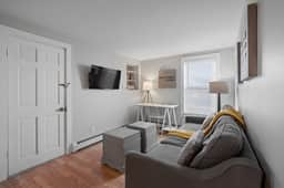 526 Hevey St #4