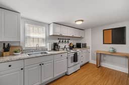 23B Portsmouth Ave