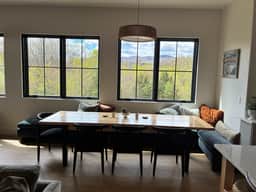 Luxury Home 6 Bed 4.5 Bath - Hot Tub-Gym-Sauna-Minutes to Lake Sunapee