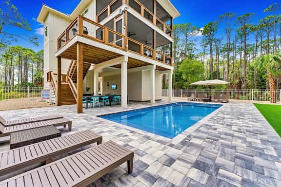 Bay Views, Pool & Outdoor Kitchen! Walk to Beach - Image 1