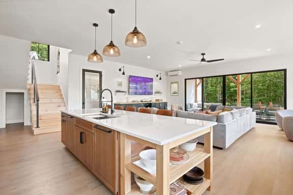 Mount Sunapee Luxury w/ Sauna, Hot Tub, Game Room - Image 1