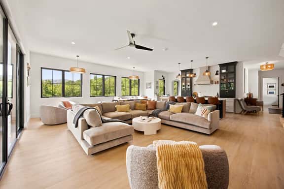 Lake Sunapee Mtn Views La Maison Luxury 4 Bed 3,5 Bath - Image 1