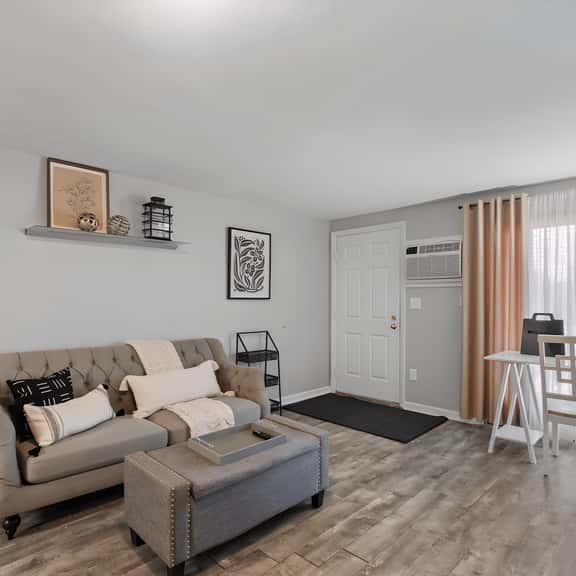 Seacoast Retreat: Modern 1st Flr Condo w/Parking - Image 1