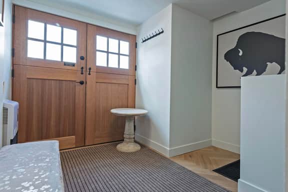 1123 Woodside-STUDIO