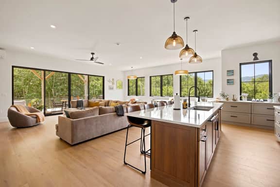 70 Greystone - Le Grand Maison