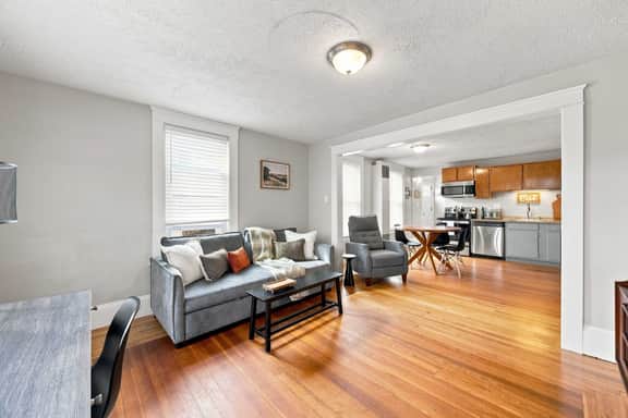Bright Front Facing Unit - Private Front Farmers Porch - Image 3