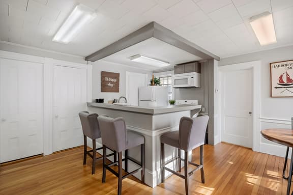 21A Portsmouth  Ave - Image 1