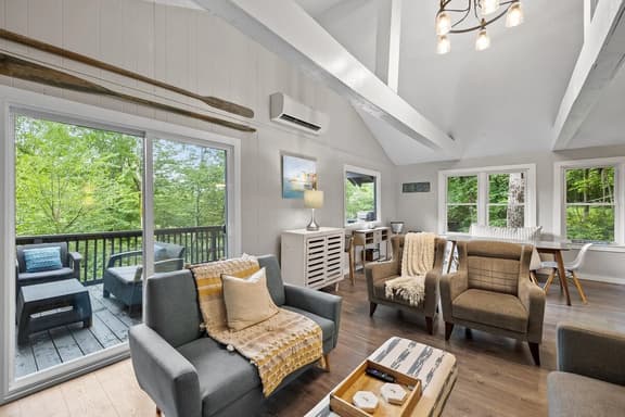 25 Hilltop Dr